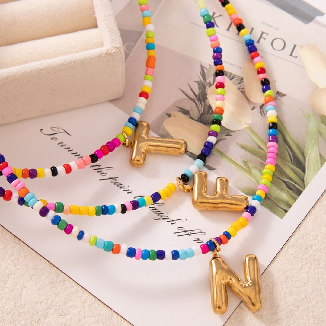 Collar Inicial Colorido – ¡Llévate 3 por el precio de 1! - Moroveta