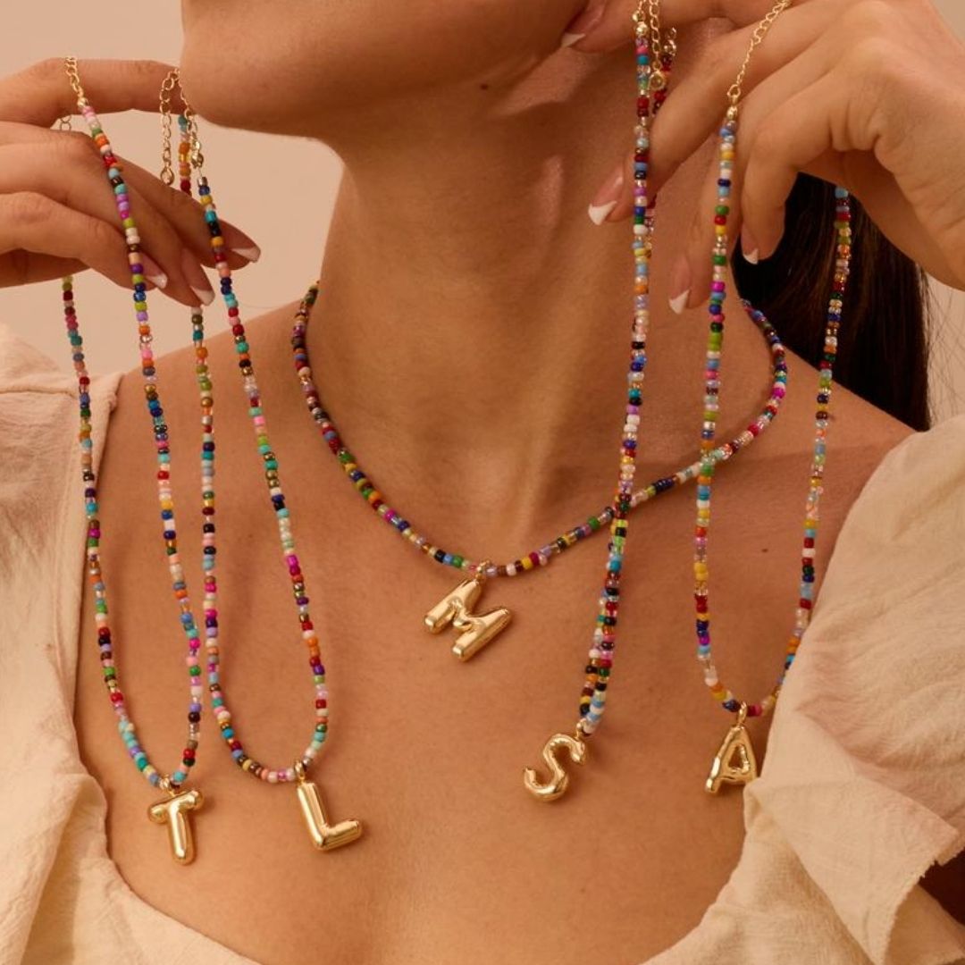 Collar Inicial Colorido – ¡Llévate 3 por el precio de 1! - Moroveta