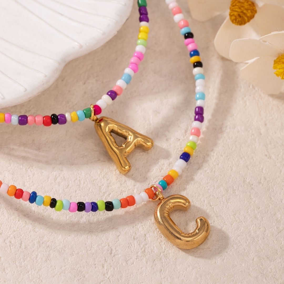 Collar Inicial Colorido – ¡Llévate 3 por el precio de 1! - Moroveta